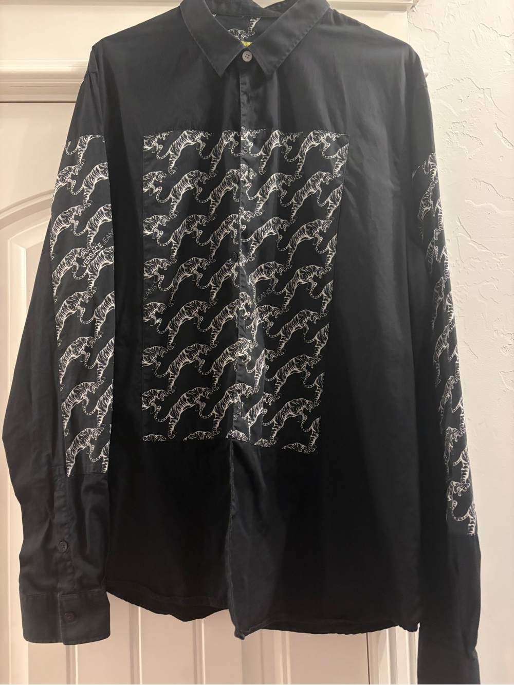 Black Men’s Button-Up Shirt with White Tiger Print Versace Jeans
